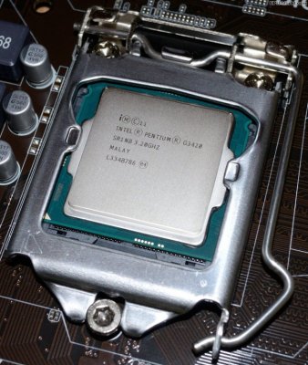    Intel CPU Pentium G3420 3.2 GHz/2core/SVGA HD Graphics/0.5+3Mb/54W/5 GT/s LGA1150